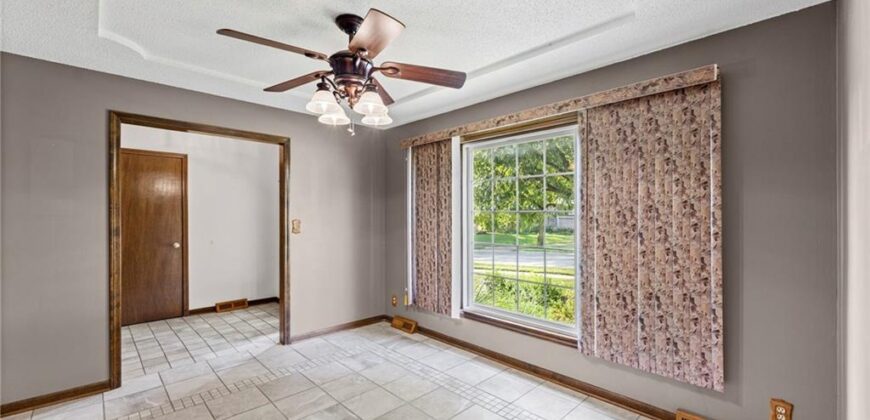8210 N Virginia Avenue, Kansas City, MO 64118