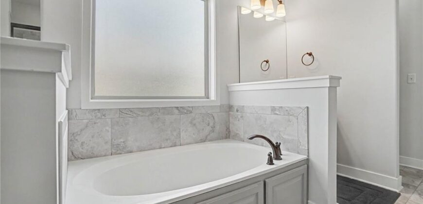 10824 N Crystal Avenue, Kansas City, MO 64153