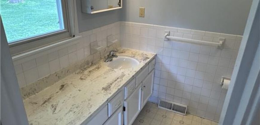 7724 NW Eastside Drive, Weatherby Lake, MO 64152