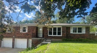 7724 NW Eastside Drive, Weatherby Lake, MO 64152