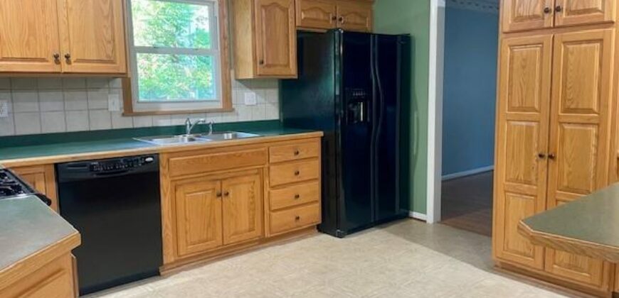 7724 NW Eastside Drive, Weatherby Lake, MO 64152