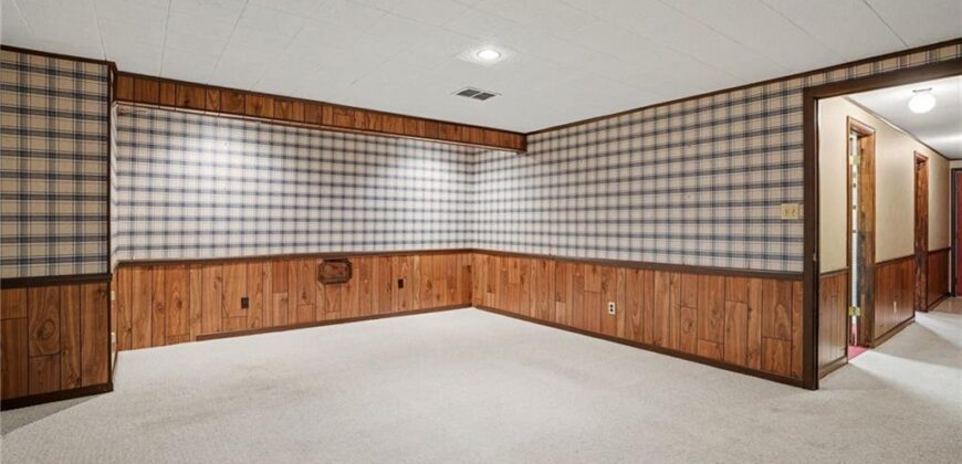 2100 Crescent Drive, Liberty, MO 64068