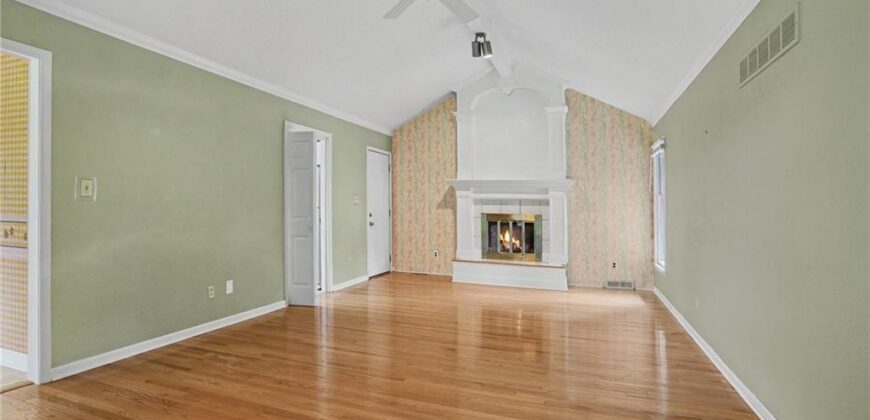 2100 Crescent Drive, Liberty, MO 64068