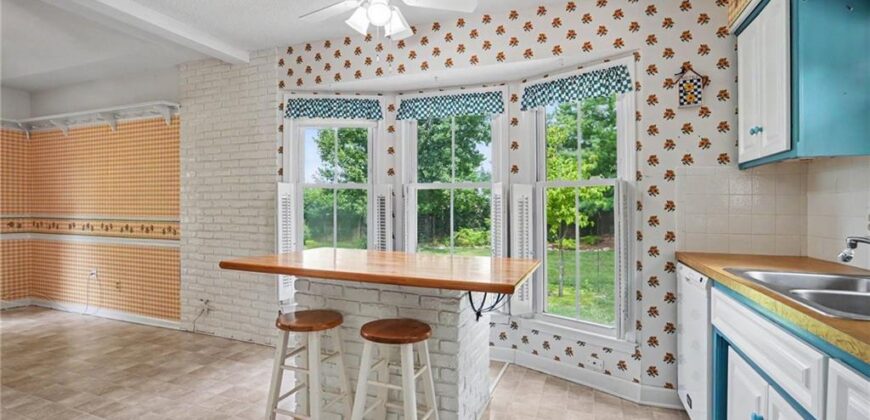 2100 Crescent Drive, Liberty, MO 64068