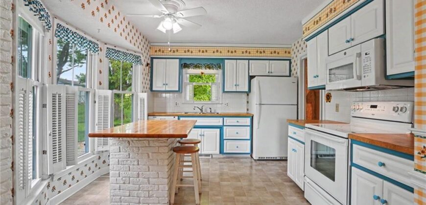 2100 Crescent Drive, Liberty, MO 64068