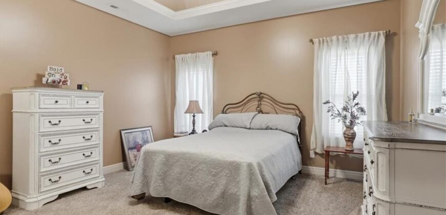 13030 NW Ridgeview Drive, Platte City, MO 64079