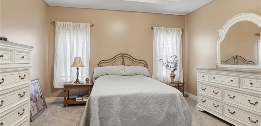 13030 NW Ridgeview Drive, Platte City, MO 64079