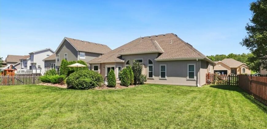 13030 NW Ridgeview Drive, Platte City, MO 64079