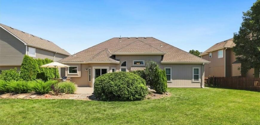 13030 NW Ridgeview Drive, Platte City, MO 64079