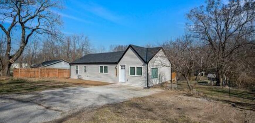 5227 N Merrimac Avenue, Kansas City, MO 64151