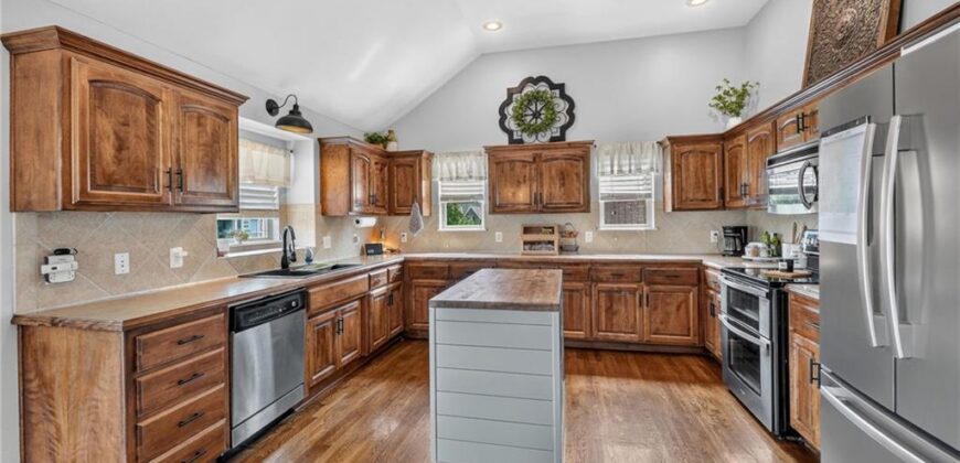 901 N Birch Street, Kearney, MO 64060