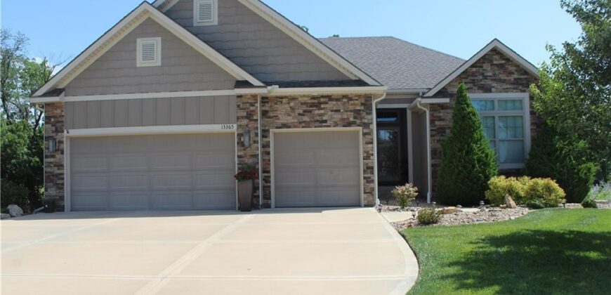 13365 N Silver Ridge Drive, Platte City, MO 64079