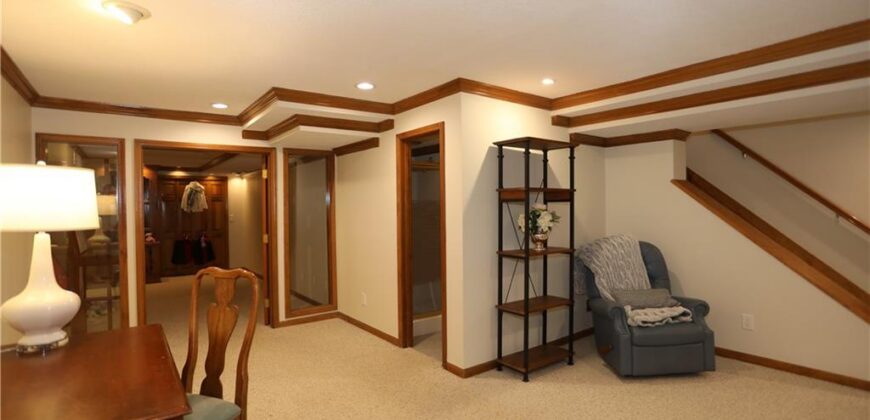 500 NW 44 Terrace, Gladstone, MO 64116