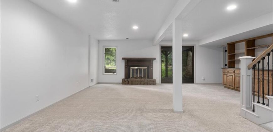 331 Westwoods Circle, Liberty, MO 64068