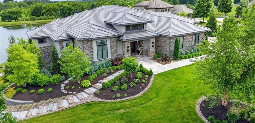8085 Green Glades Court, Kansas City, MO 64152