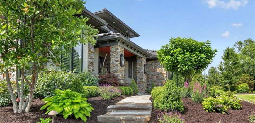 8085 Green Glades Court, Kansas City, MO 64152
