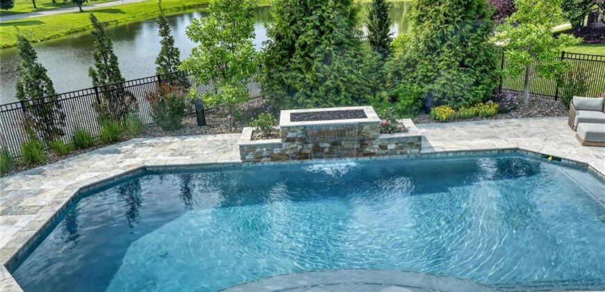 8085 Green Glades Court, Kansas City, MO 64152