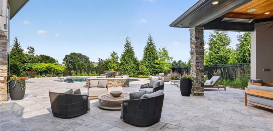 8085 Green Glades Court, Kansas City, MO 64152