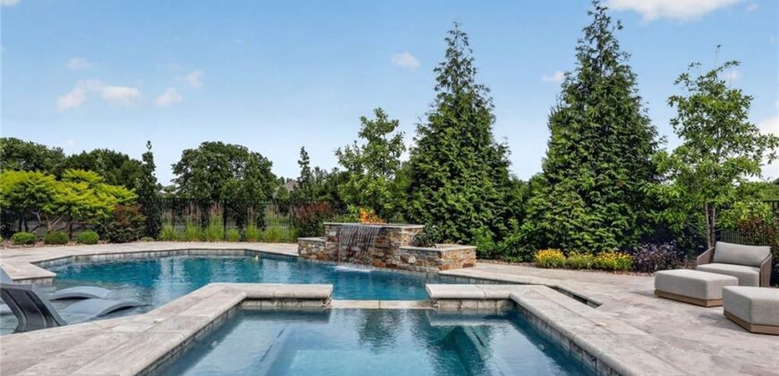 8085 Green Glades Court, Kansas City, MO 64152