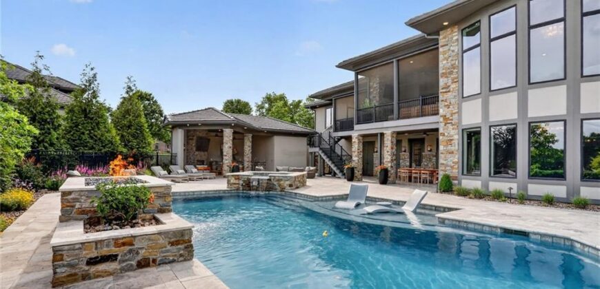 8085 Green Glades Court, Kansas City, MO 64152