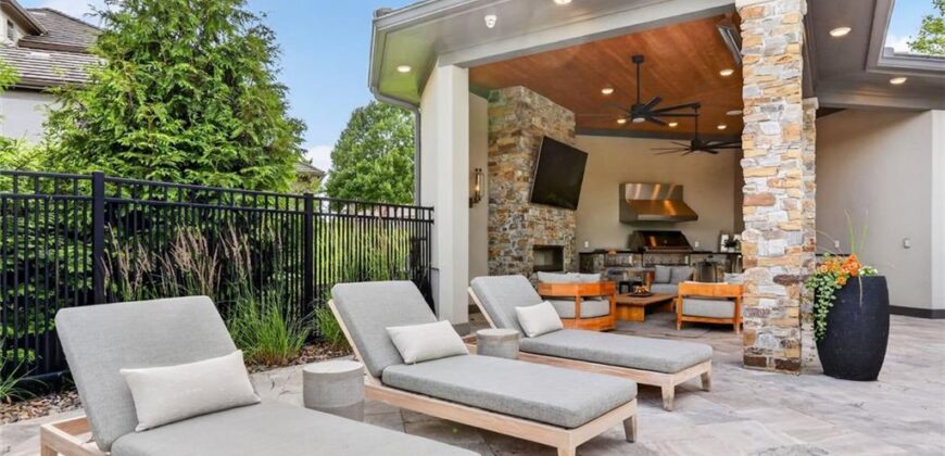 8085 Green Glades Court, Kansas City, MO 64152