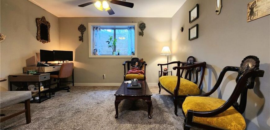 7604 N Amoret Avenue, Kansas City, MO 64151