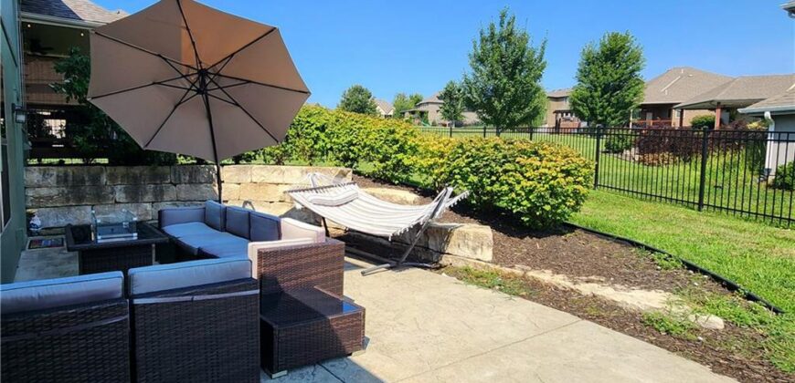 7604 N Amoret Avenue, Kansas City, MO 64151