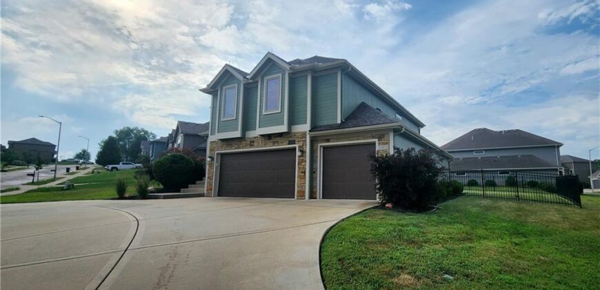 7604 N Amoret Avenue, Kansas City, MO 64151