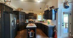 7604 N Amoret Avenue, Kansas City, MO 64151