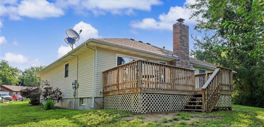17 Sandi Circle, Dearborn, MO 64439