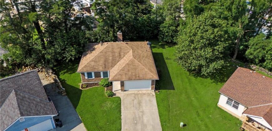 17 Sandi Circle, Dearborn, MO 64439