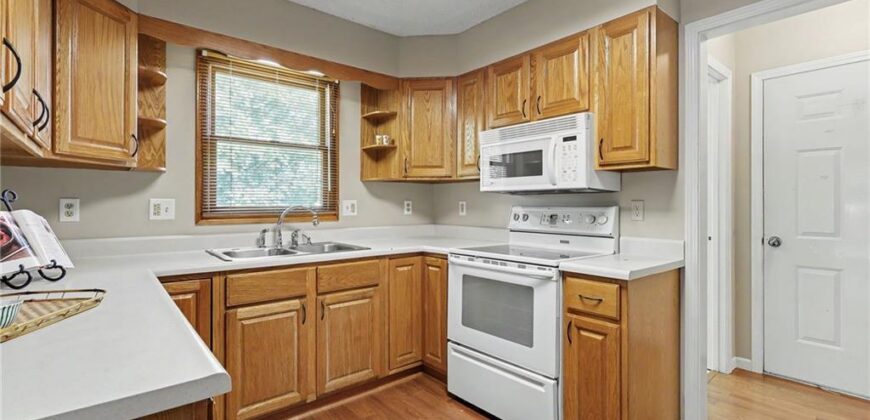 17 Sandi Circle, Dearborn, MO 64439
