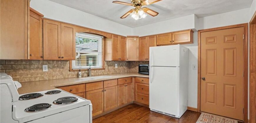 108 Highland Drive, Smithville, MO 64089