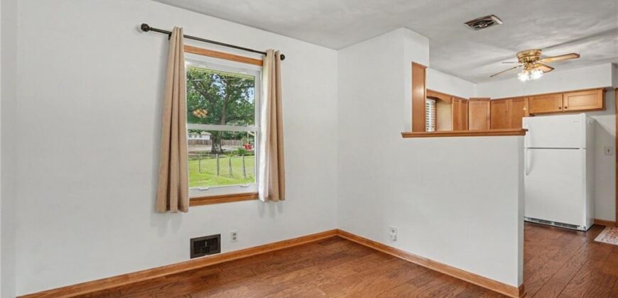 108 Highland Drive, Smithville, MO 64089