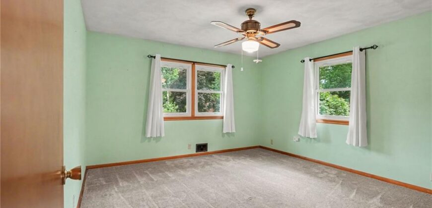 108 Highland Drive, Smithville, MO 64089