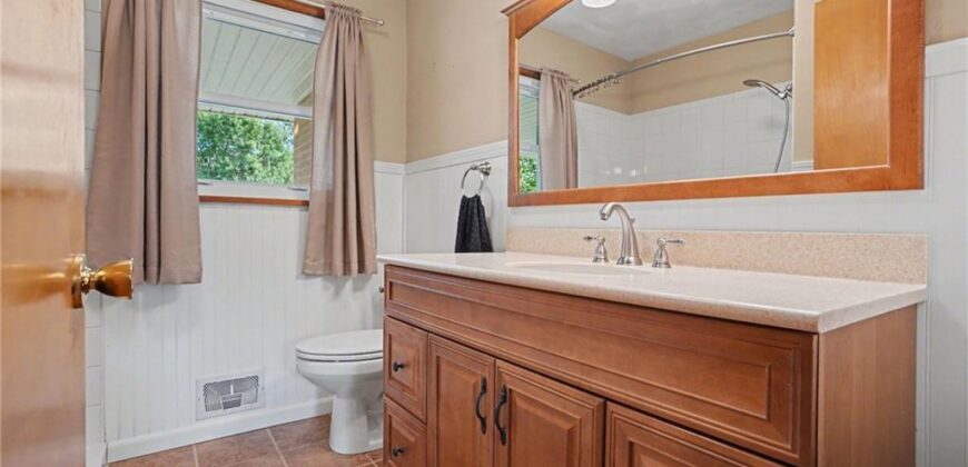 108 Highland Drive, Smithville, MO 64089
