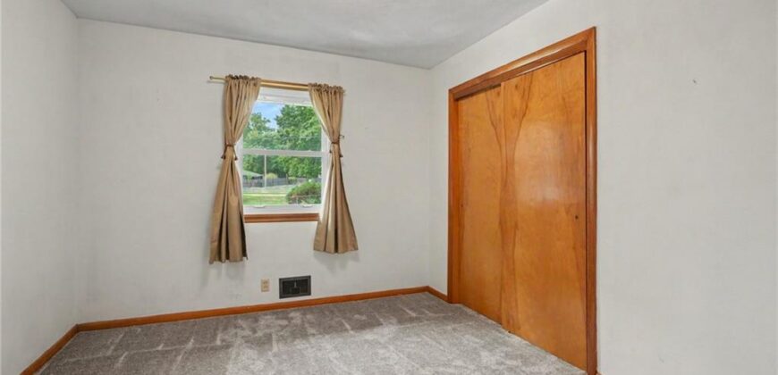 108 Highland Drive, Smithville, MO 64089