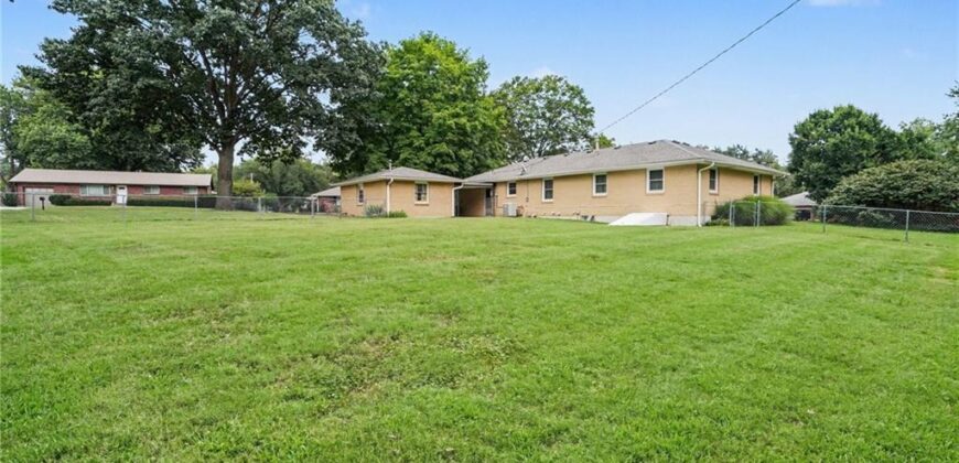108 Highland Drive, Smithville, MO 64089