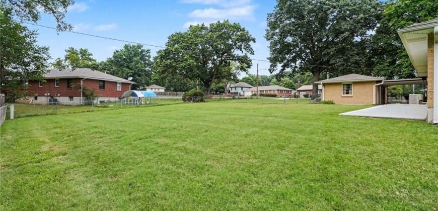 108 Highland Drive, Smithville, MO 64089