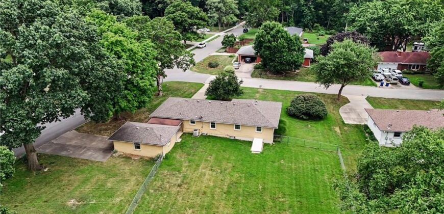 108 Highland Drive, Smithville, MO 64089
