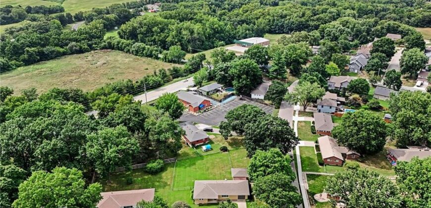 108 Highland Drive, Smithville, MO 64089