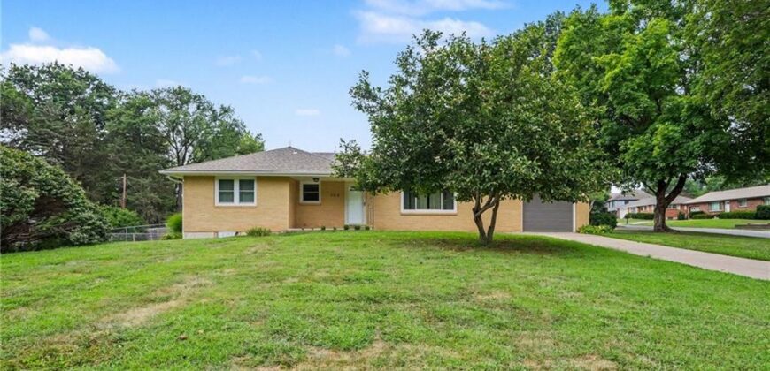 108 Highland Drive, Smithville, MO 64089