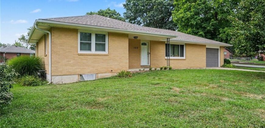 108 Highland Drive, Smithville, MO 64089