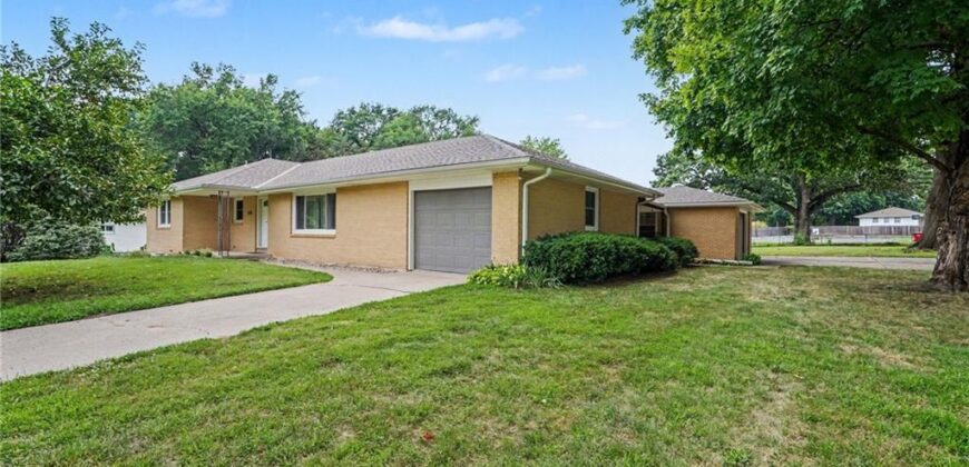 108 Highland Drive, Smithville, MO 64089