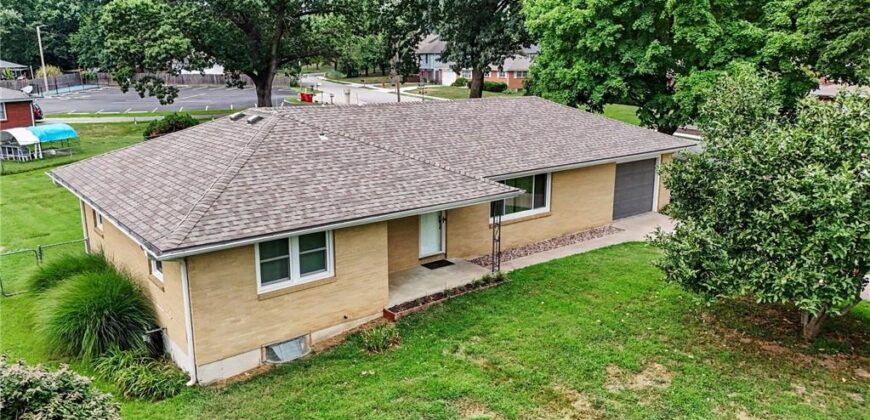 108 Highland Drive, Smithville, MO 64089