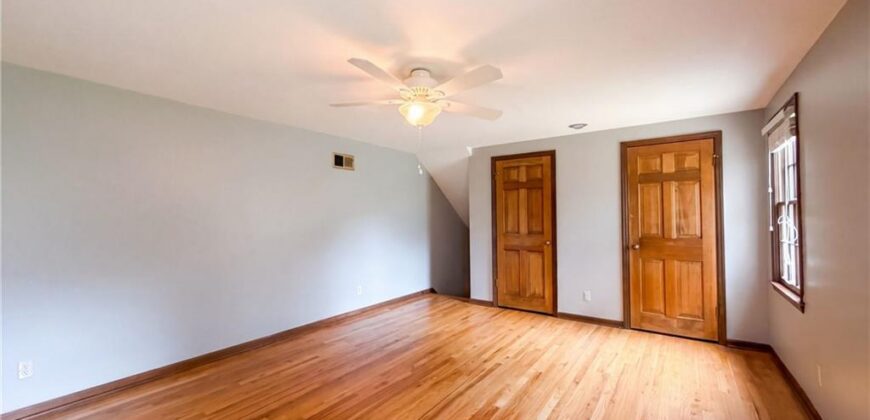 6916 N Overland Drive, Kansas City, MO 64151