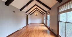 6916 N Overland Drive, Kansas City, MO 64151