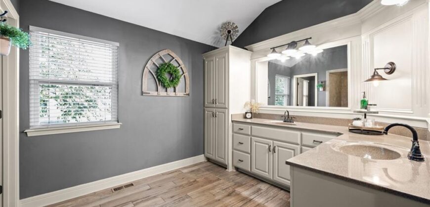 911 Chisam Road, Kearney, MO 64060