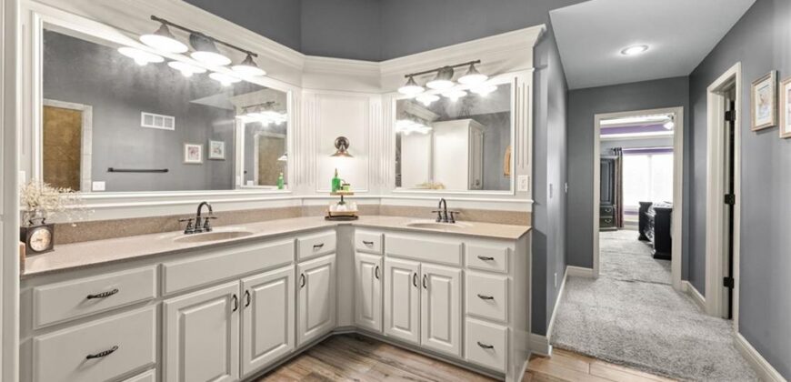 911 Chisam Road, Kearney, MO 64060