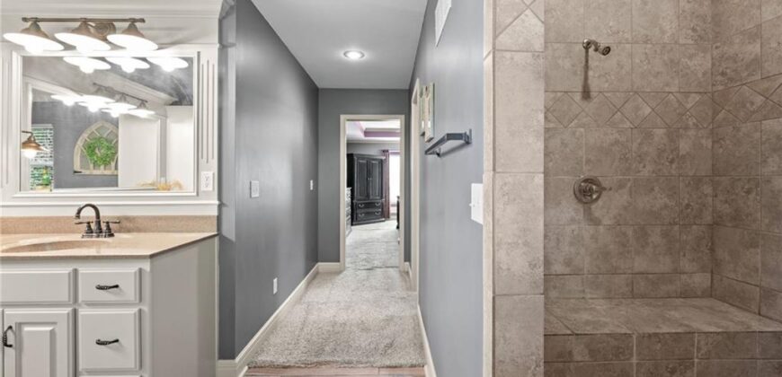 911 Chisam Road, Kearney, MO 64060